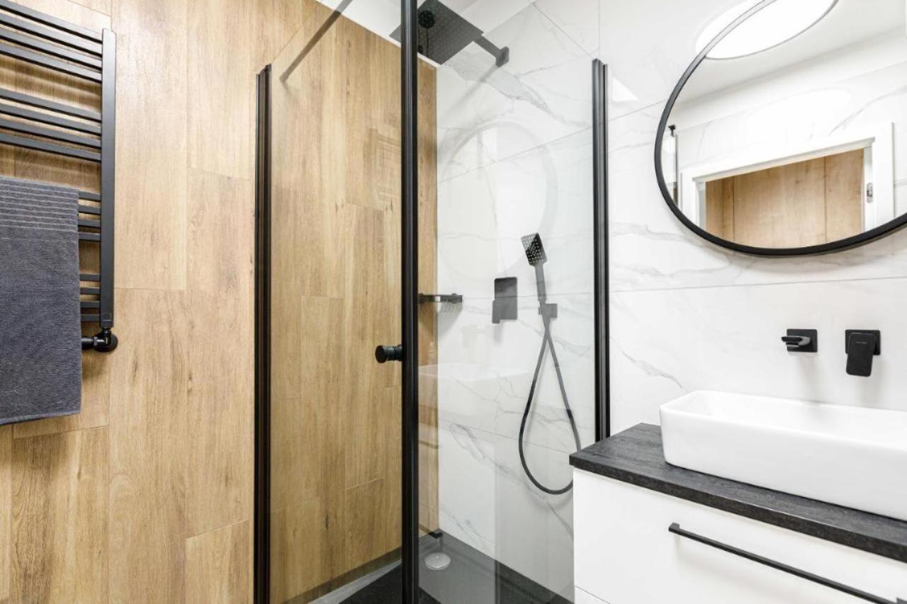 Urban Chic - Studio Apartment - Odra View&Witolda Wroclaw Ngoại thất bức ảnh