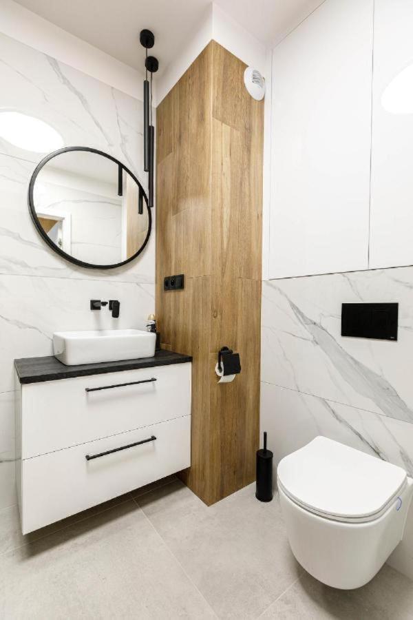 Urban Chic - Studio Apartment - Odra View&Witolda Wroclaw Ngoại thất bức ảnh
