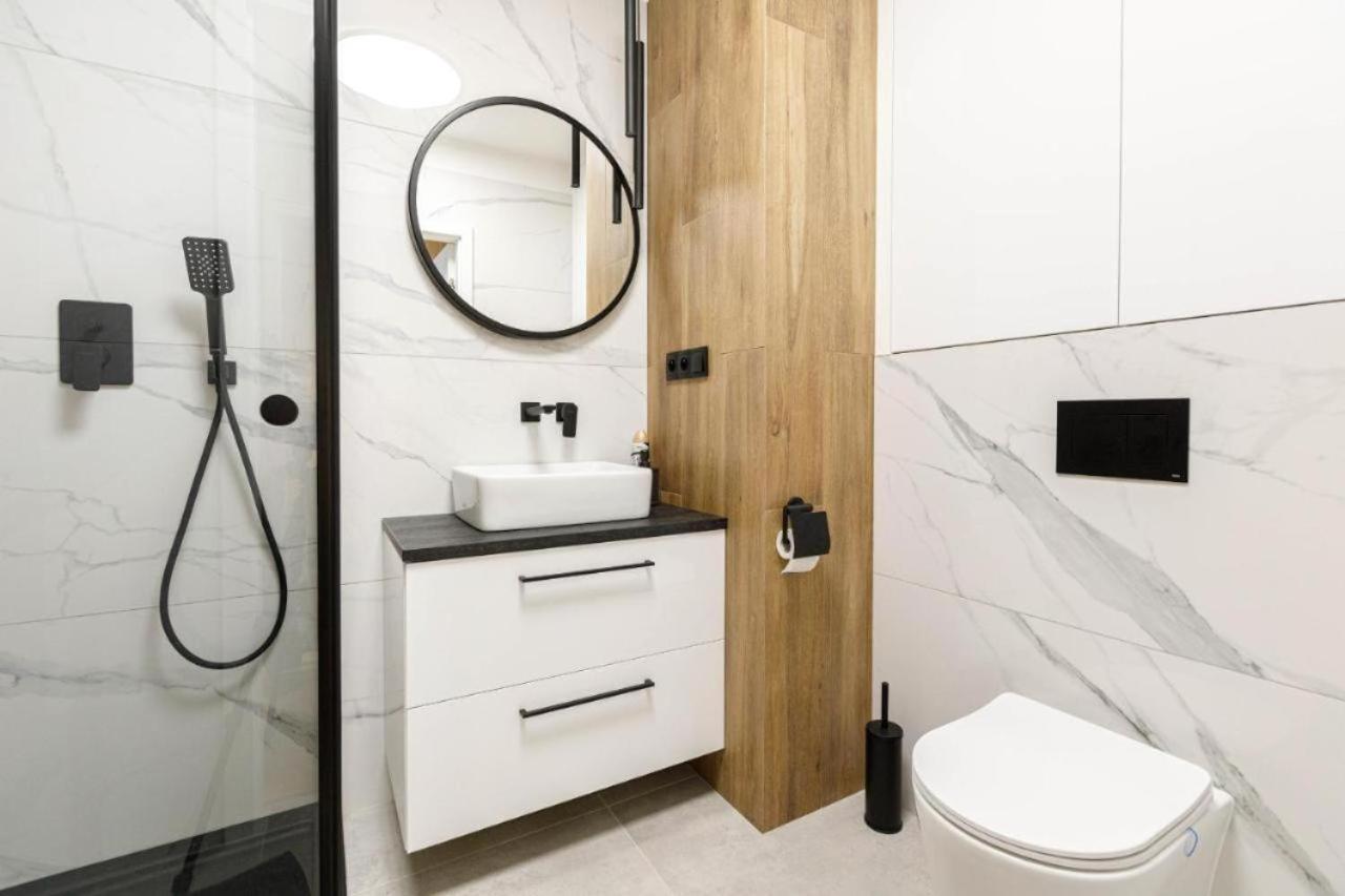 Urban Chic - Studio Apartment - Odra View&Witolda Wroclaw Ngoại thất bức ảnh