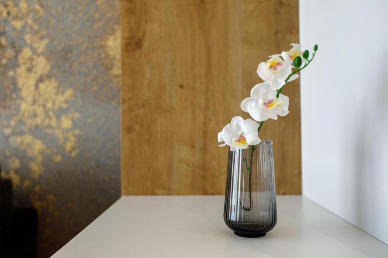 Urban Chic - Studio Apartment - Odra View&Witolda Wroclaw Ngoại thất bức ảnh